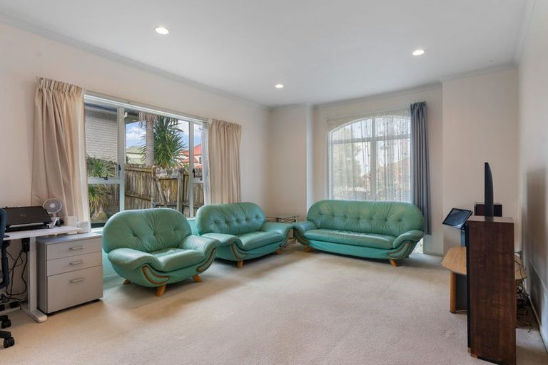 Photo of property in 19 Belgate Place, Somerville, Auckland, 2014
