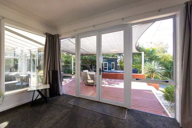 Photo of property in 113 Taradale Road, Onekawa, Napier, 4110