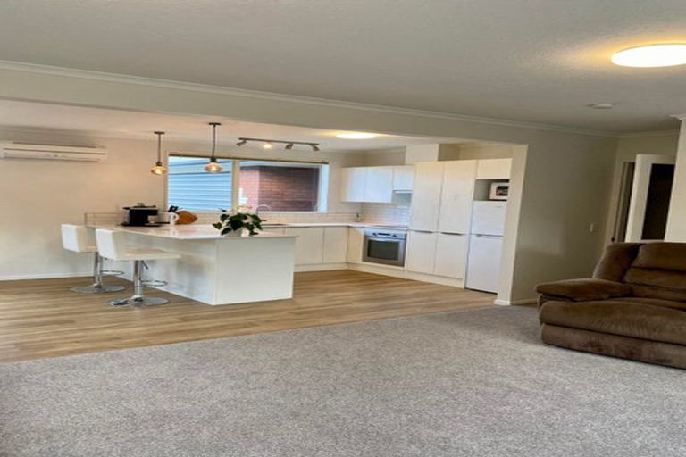 Photo of property in 83a Wilsons Road, Saint Martins, Christchurch, 8022