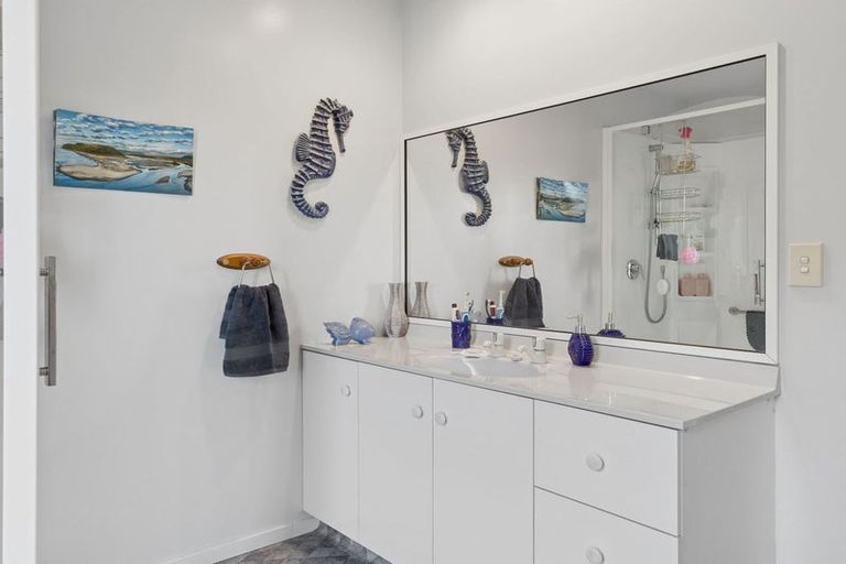 Photo of property in 11 Hunter Street, Westport, 7825