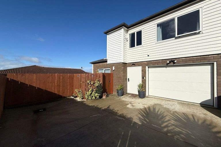 Photo of property in 4c Bill Phillip Place, Clendon Park, Auckland, 2103