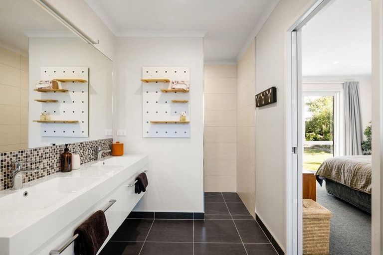 Photo of property in 3 Richards Street, Cambridge, 3434