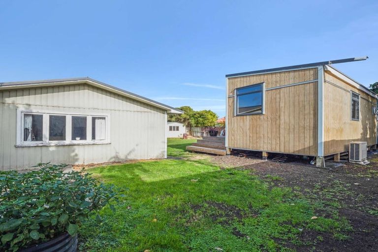 Photo of property in 19 Tongariro Street, Castlecliff, Whanganui, 4501