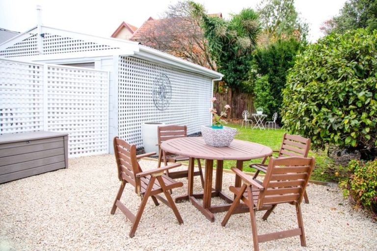 Photo of property in 37 Peacock Street, Christchurch Central, Christchurch, 8013