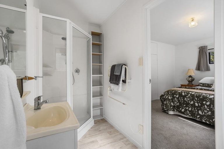 Photo of property in 39a Minaret Drive, Bucklands Beach, Auckland, 2014