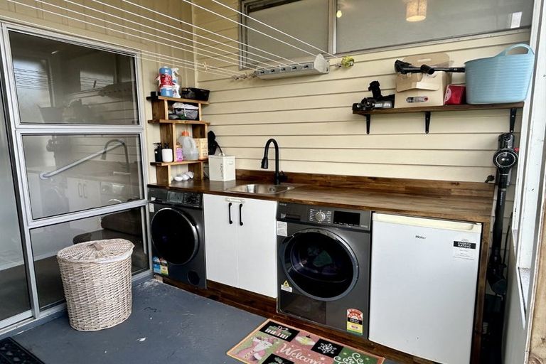 Photo of property in 18 Arawhata Road, Paraparaumu, 5032