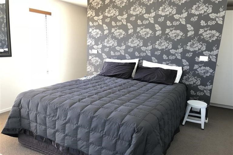 Photo of property in 14 Islington Place, Wanaka, 9305