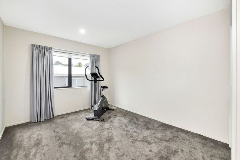 Photo of property in 12/39-42 Keegan Drive, Massey, Auckland, 0614