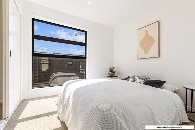 Photo of property in 54 Rauemi Way, Te Atatu South, Auckland, 0610