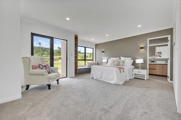 Photo of property in 2a Ballyalton Crescent, Flat Bush, 2019