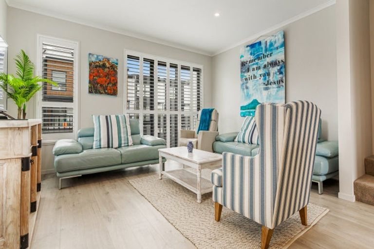 Photo of property in 15 Patrol Lane, Hobsonville, 0616