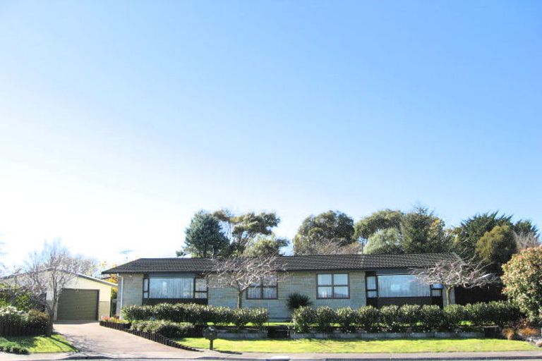Photo of property in 18 Rush Place, Havelock North, 4130
