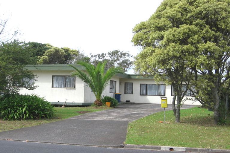 Photo of property in 129a Colwill Road, Massey, Auckland, 0614