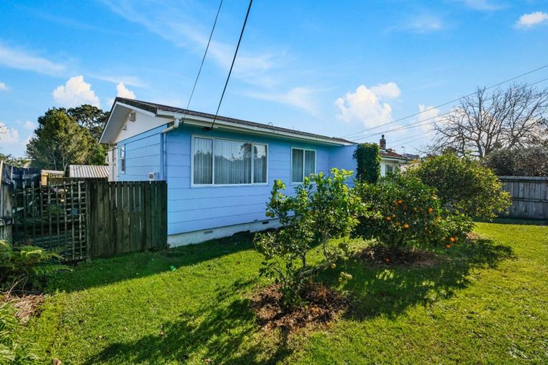 Photo of property in 1/12 Cresta Avenue, Beach Haven, Auckland, 0626