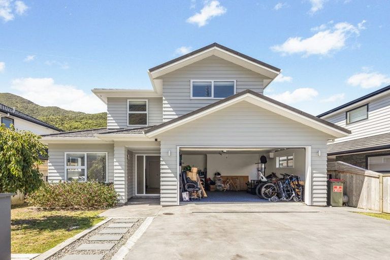 Photo of property in 3 Riroriro Close, Crofton Downs, Wellington, 6035