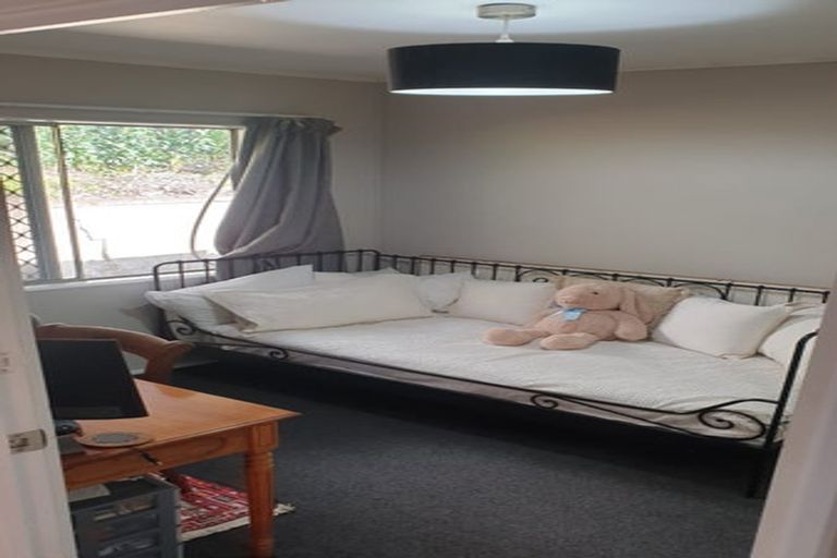 Photo of property in 1/22 Woodside Avenue, Northcote, Auckland, 0627