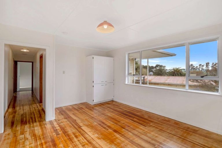 Photo of property in 5 Glenn Street, Castlecliff, Whanganui, 4501