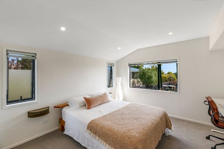 Photo of property in 1/8 Valron Road, Te Atatu South, Auckland, 0602