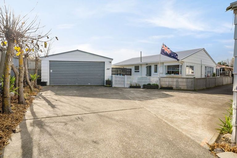 Photo of property in 46 Pacific Road, North New Brighton, Christchurch, 8083