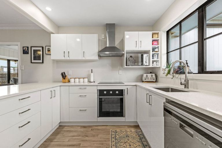 Photo of property in 24 Heathglen Avenue, Parklands, Christchurch, 8083