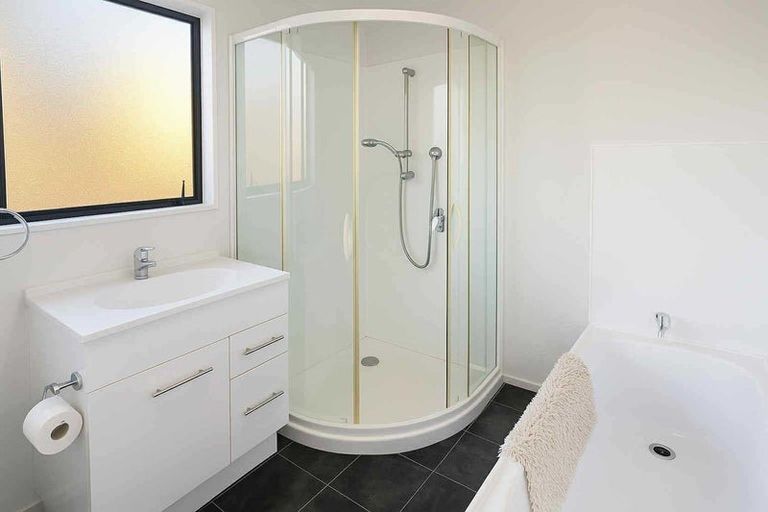 Photo of property in 60c Rata Road, Raumati Beach, Paraparaumu, 5032