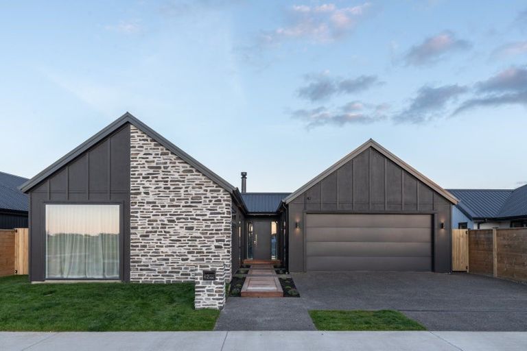 Photo of property in 42 Hugo Shaw Drive, Cambridge, 3434