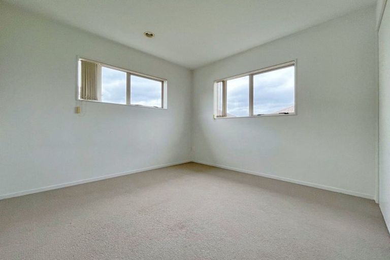 Photo of property in 15 Merlot Way, Te Atatu South, Auckland, 0610