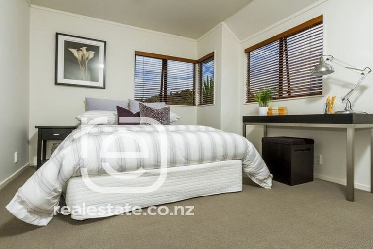 Photo of property in 1/112 Seaview Road, Glenfield, Auckland, 0629