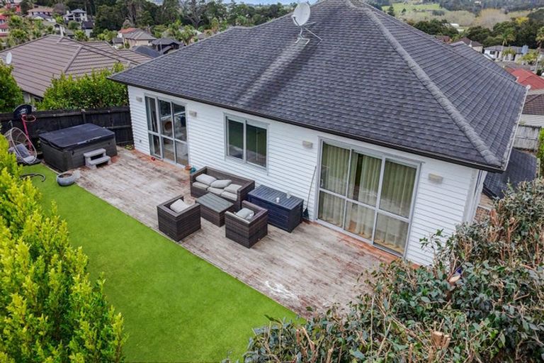 Photo of property in 49 South Kensington Way, Henderson, Auckland, 0612