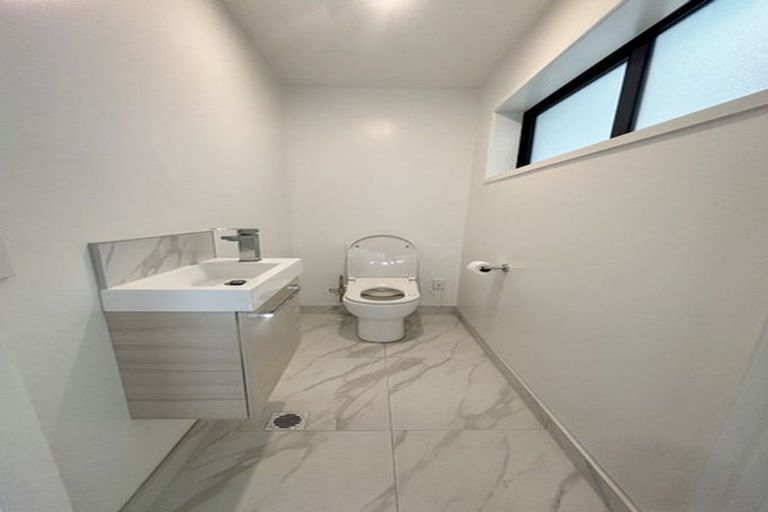 Photo of property in 4/61 Matipo Road, Te Atatu Peninsula, Auckland, 0610