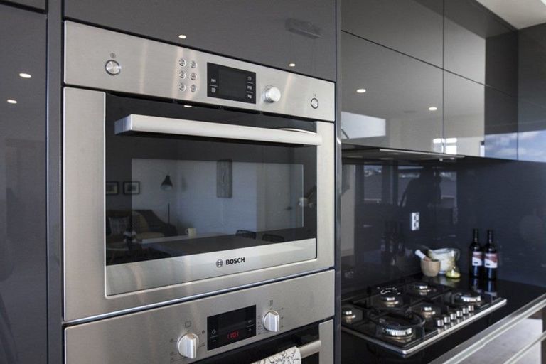 Photo of property in 117 Karepiro Drive, Stanmore Bay, Whangaparaoa, 0932