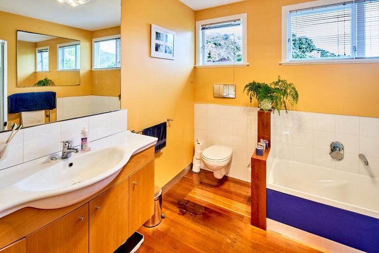 Photo of property in 33 Collier Avenue, Karori, Wellington, 6012