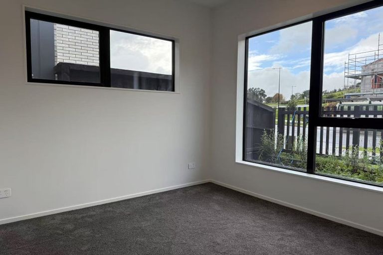 Photo of property in 13 Piringa Road, Pukekohe, 2120