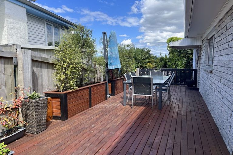 Photo of property in 1 Pleasant Road, Glen Eden, Auckland, 0602