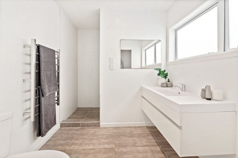 Photo of property in 21a Campbell Road, Mount Maunganui, 3116