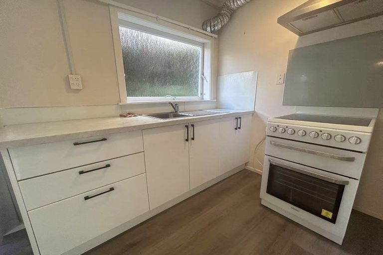 Photo of property in 35 Montgomery Avenue, Rothesay Bay, Auckland, 0630