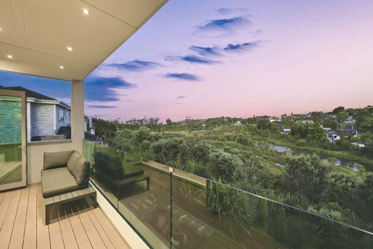 Photo of property in 26 Remuremu Street, Long Bay, Auckland, 0630
