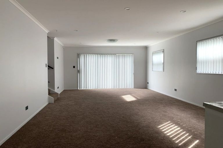 Photo of property in 10 Ambedkar Way, Pukekohe, 2120