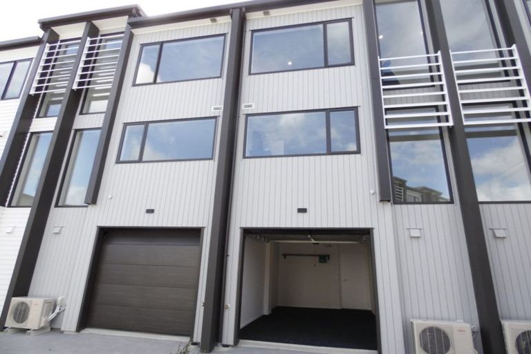 Photo of property in 26 Memorial Park Lane, Hobsonville, Auckland, 0618