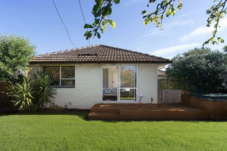Photo of property in 484 Mairehau Road, Parklands, Christchurch, 8083