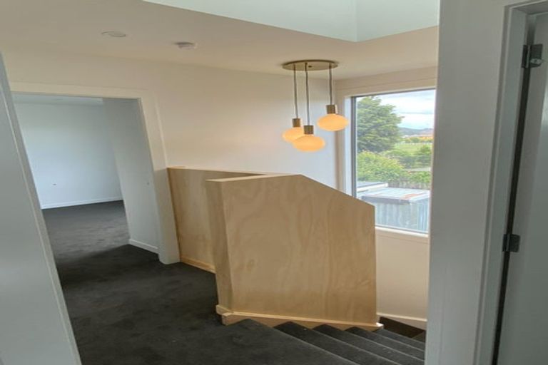 Photo of property in 52a Durham Crescent, Fairfield, Lower Hutt, 5011