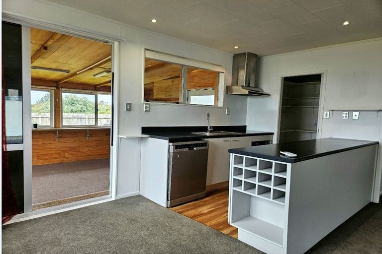 Photo of property in 21 Kuparu Place, Ruakaka, 0116