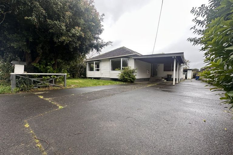 Photo of property in 13 Yeovil Road, Te Atatu Peninsula, Auckland, 0610