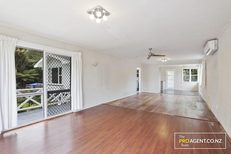 Photo of property in 50 Rimutaka Place, Titirangi, Auckland, 0604