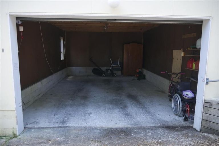 Photo of property in 8b Glover Place, Onerahi, Whangarei, 0110