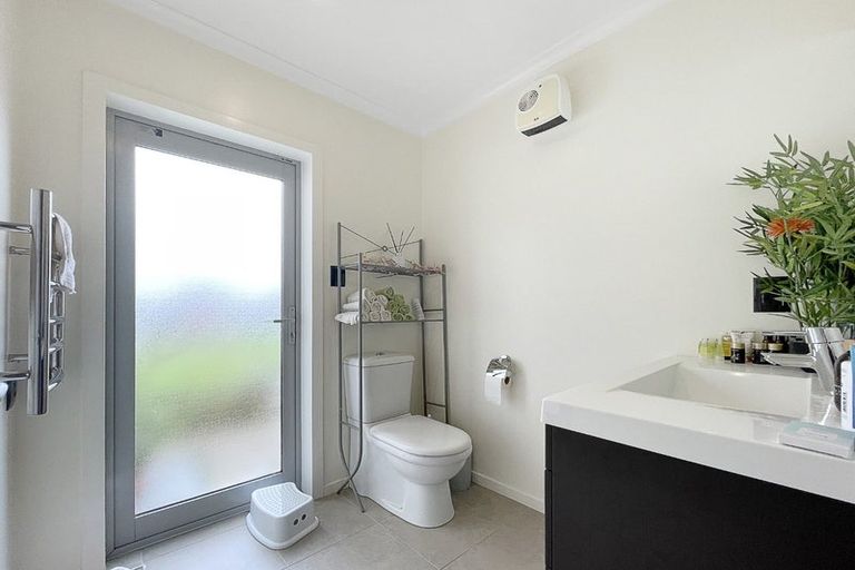 Photo of property in 74 Amesbury Drive, Churton Park, Wellington, 6037