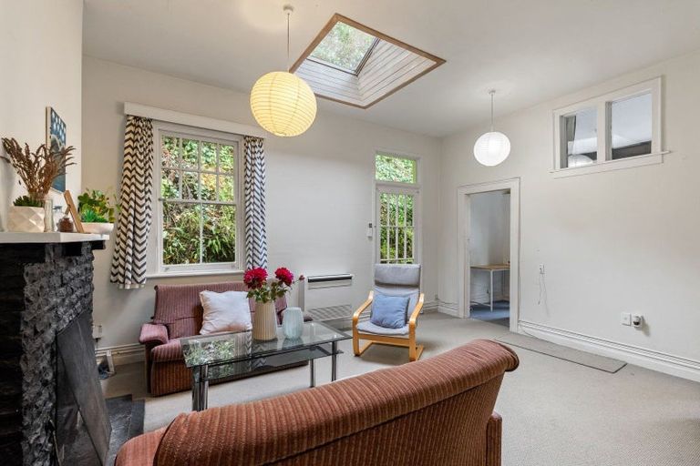 Photo of property in 8 Northland Road, Northland, Wellington, 6012