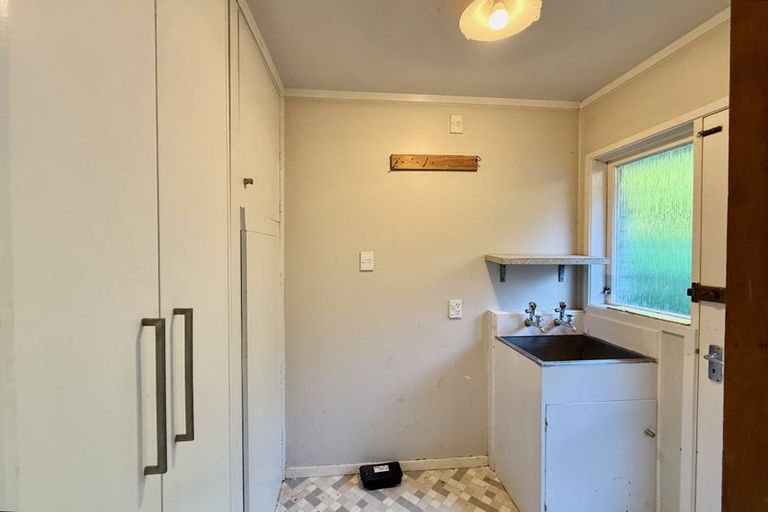 Photo of property in 1/404 Glenfield Road, Glenfield, Auckland, 0629