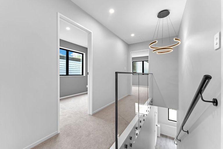 Photo of property in 2 Kama Place, Sunnynook, Auckland, 0620