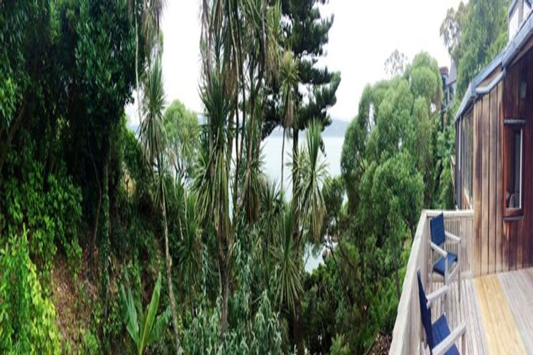 Photo of property in 3 Maramanui Way, Karaka Bays, Wellington, 6022